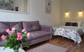 Be my Guest - Center of Warsaw - Krucza Apartment, Metro Wi-Fi